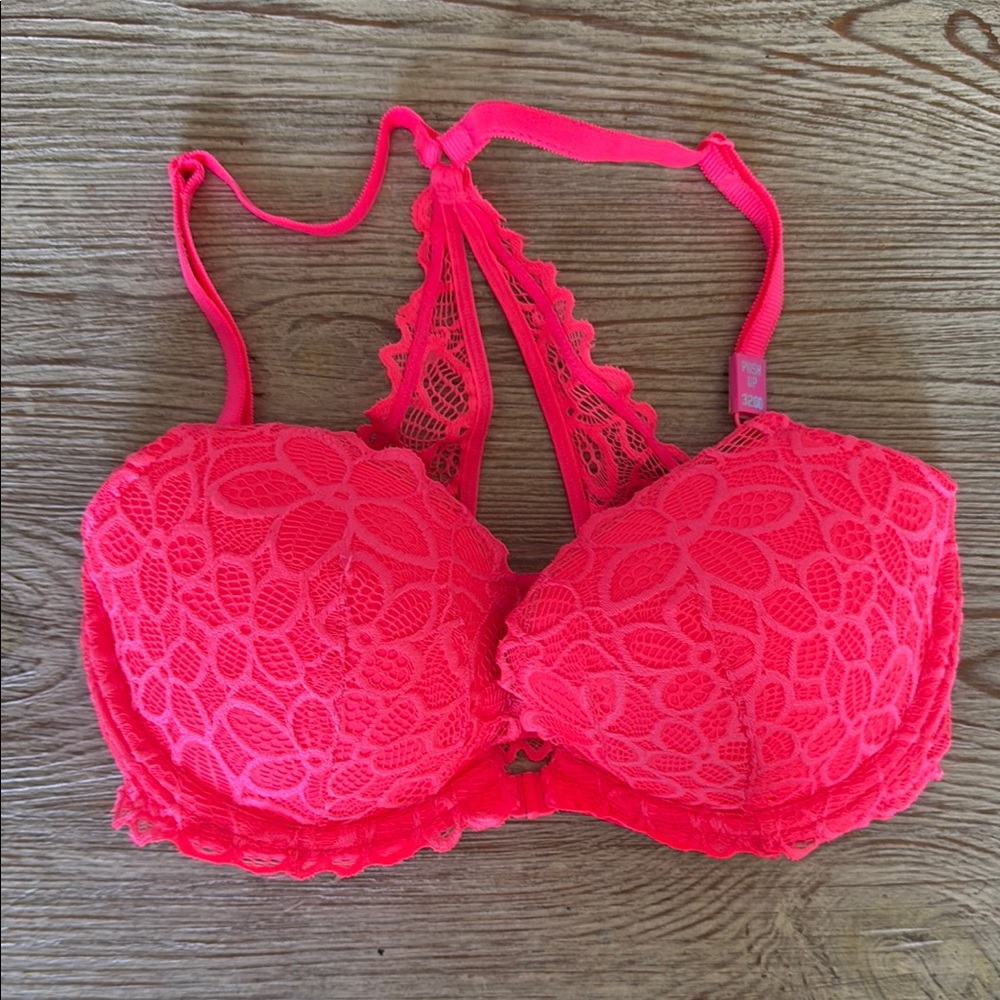 NWT- Victoria’s Secret Pink collection Lace Halter Bralette in 32DD